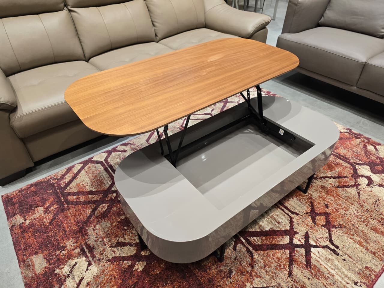 282A - COFFEE TABLE - OUTLET