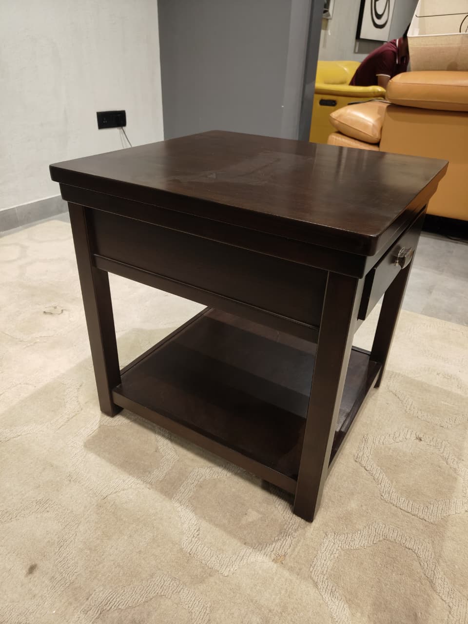 T864-3 - SIDE TABLE - OUTLET