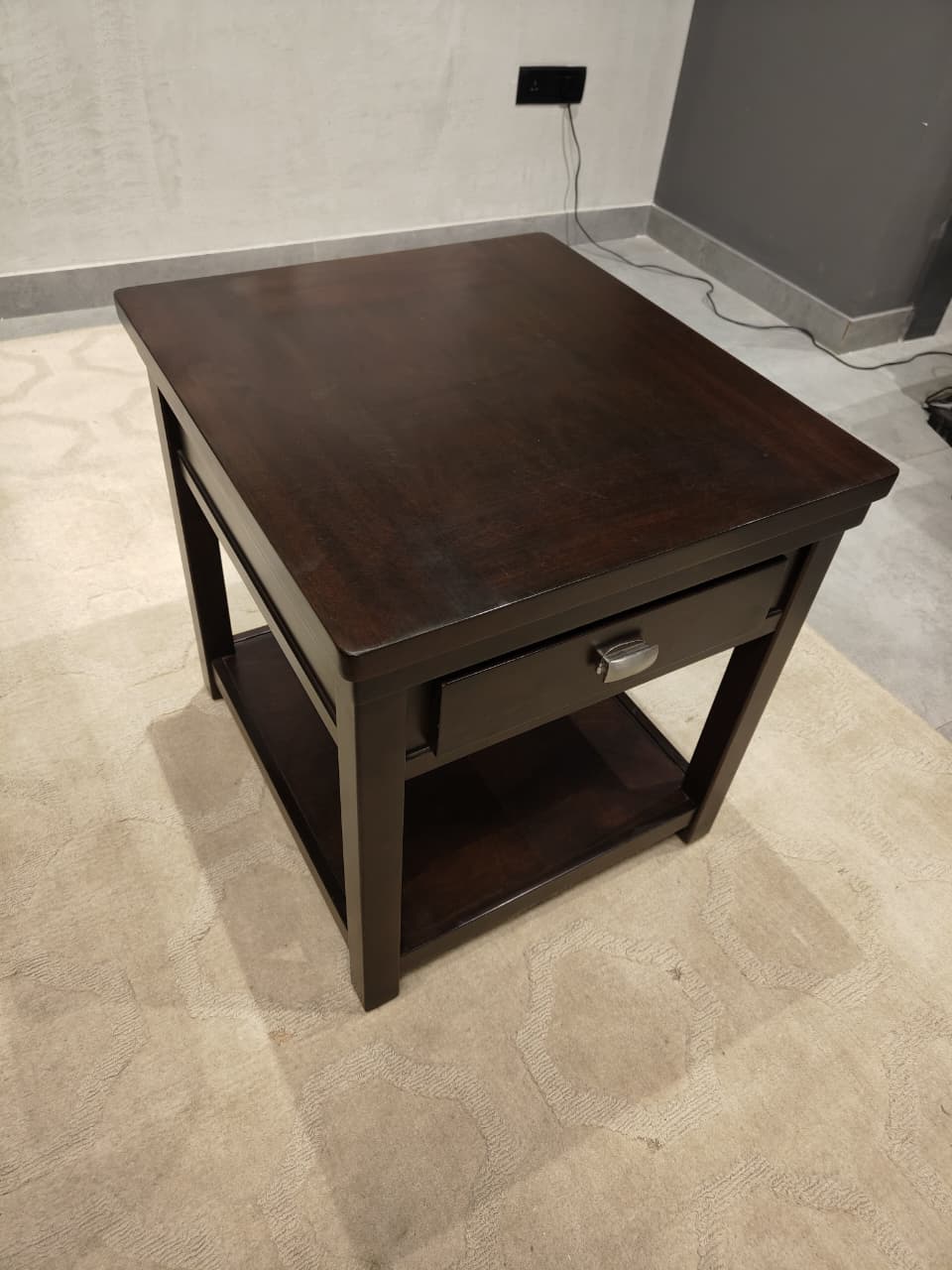 T864-3 - SIDE TABLE - OUTLET