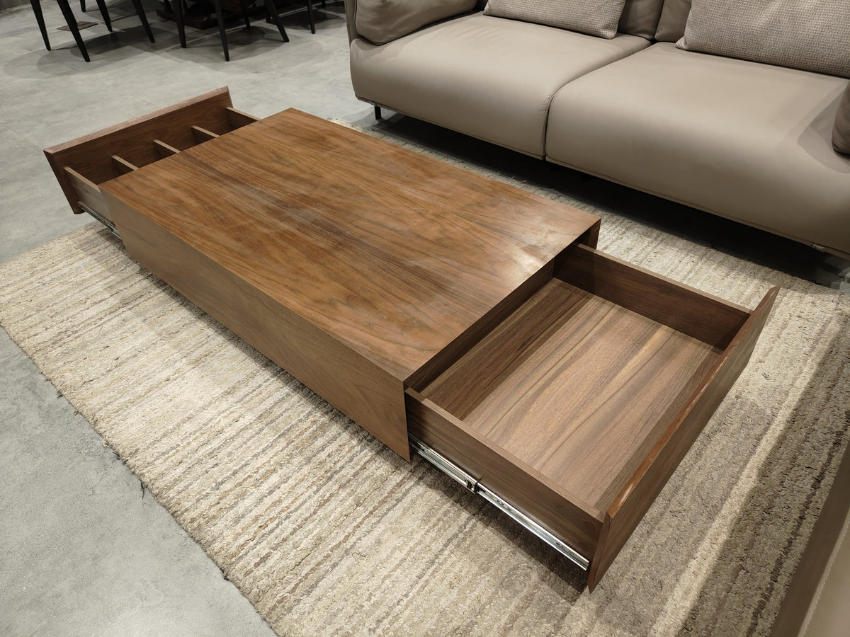CT-091B - COFFEE TABLE - OUTLET