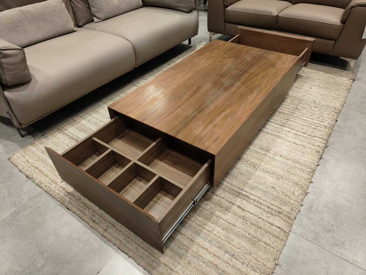 CT-091B - COFFEE TABLE - OUTLET