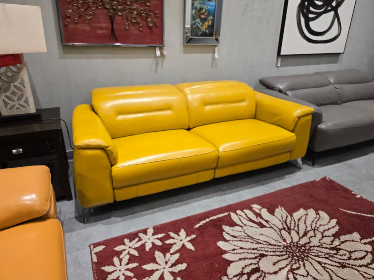 RS-11233 - 2.5 SEATER RECLINER (ELECTRIC) - OUTLET