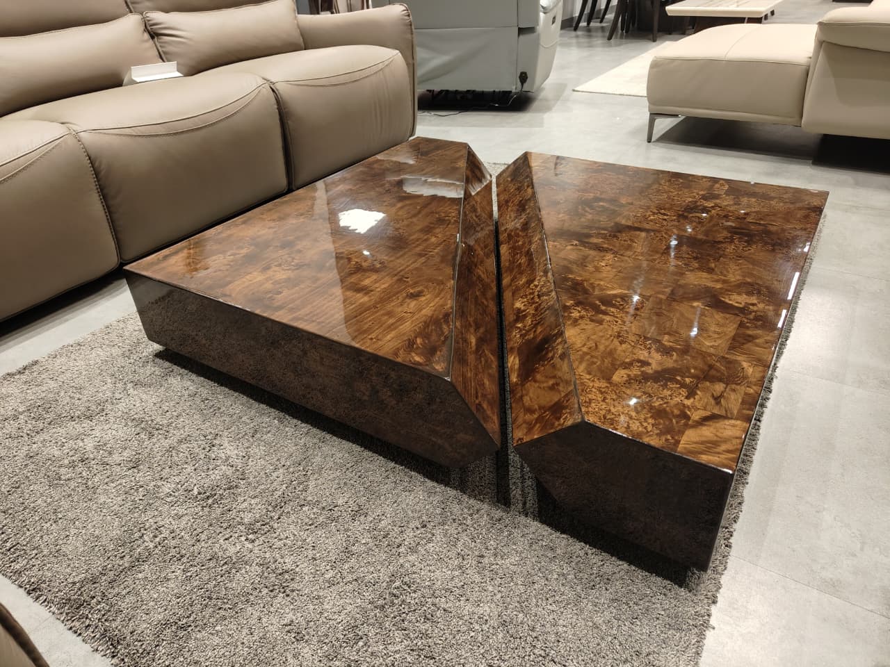 JAKARTA - COFFEE TABLE - OUTLET