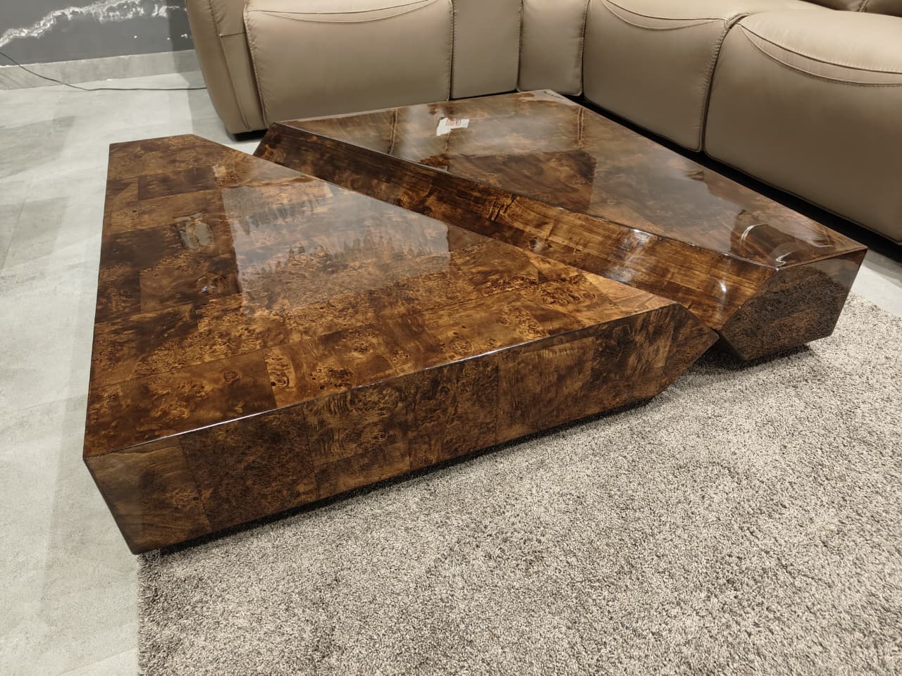JAKARTA - COFFEE TABLE - OUTLET