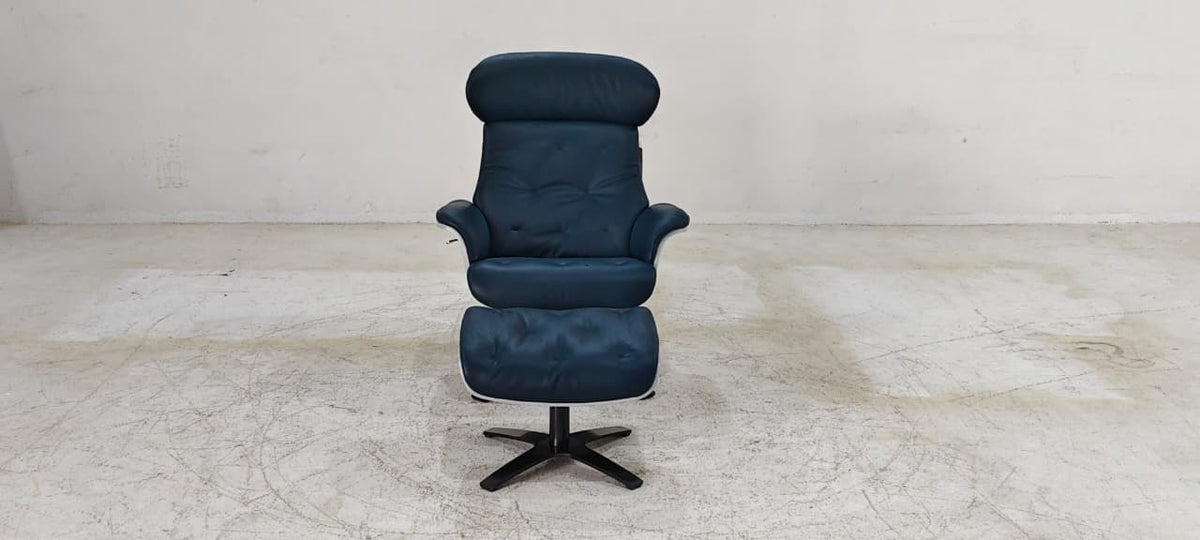 A938(5) - CHAIR+OTTOMAN - BLR WH