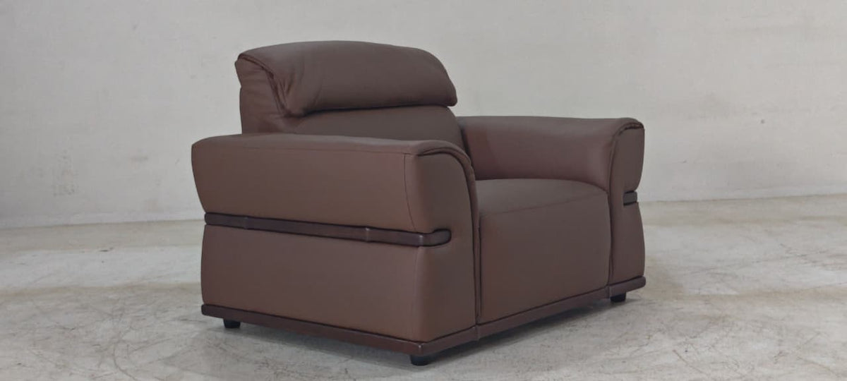 8207(4) - 1 SEATER - BLR WH
