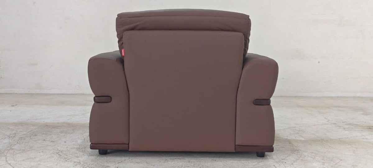 8207(4) - 1 SEATER - BLR WH