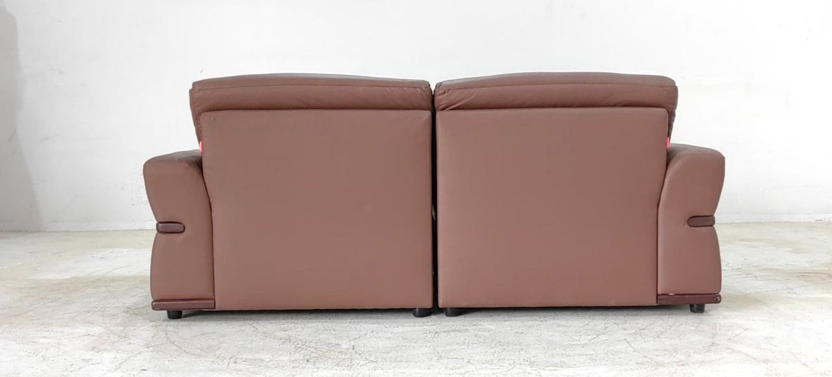 8207(3) - 3 SEATER - BLR WH