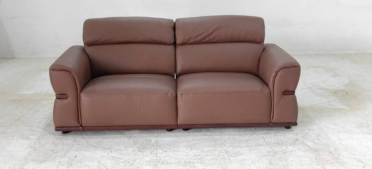 8207(3) - 3 SEATER - BLR WH