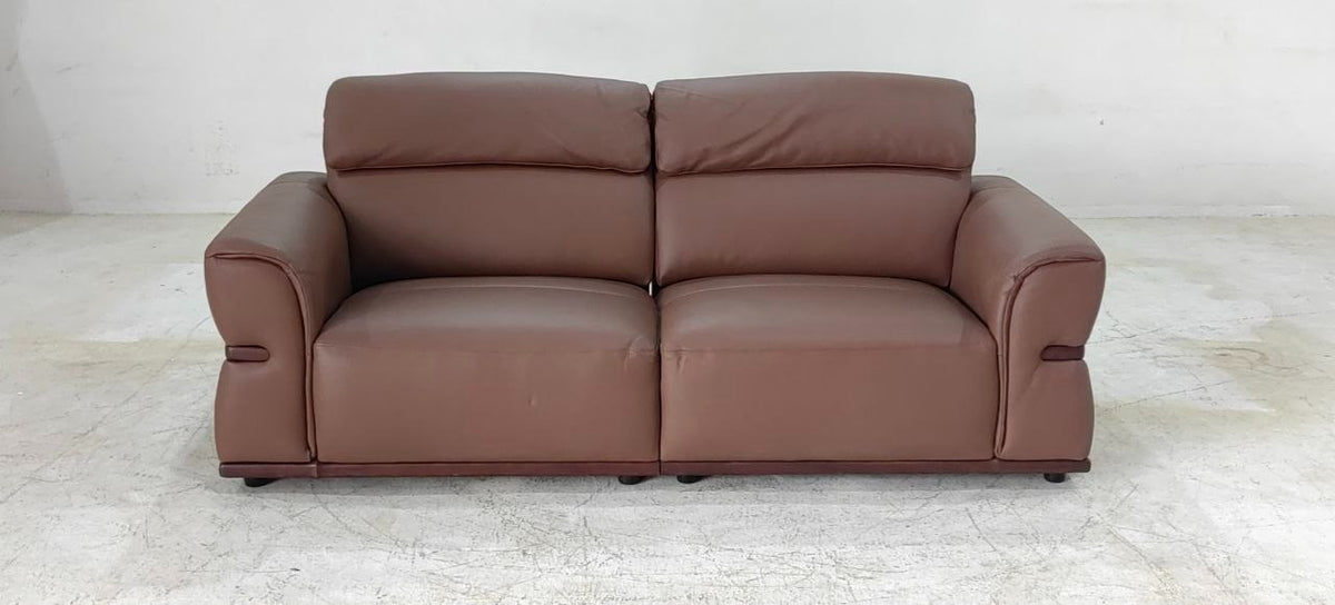 8207(3) - 3 SEATER - BLR WH