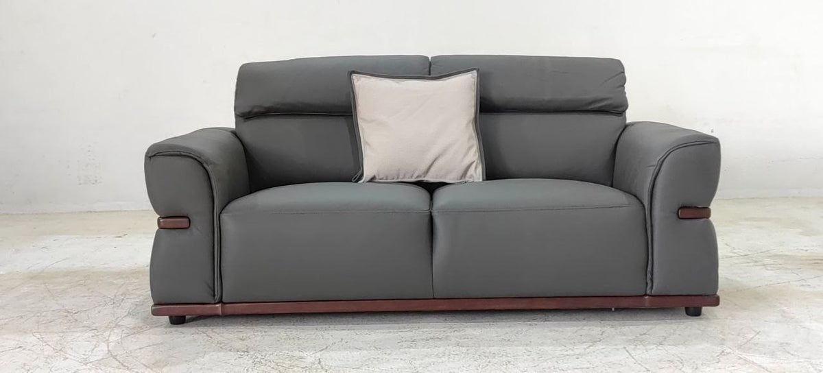8207(2) - 2.5 SEATER - BLR WH