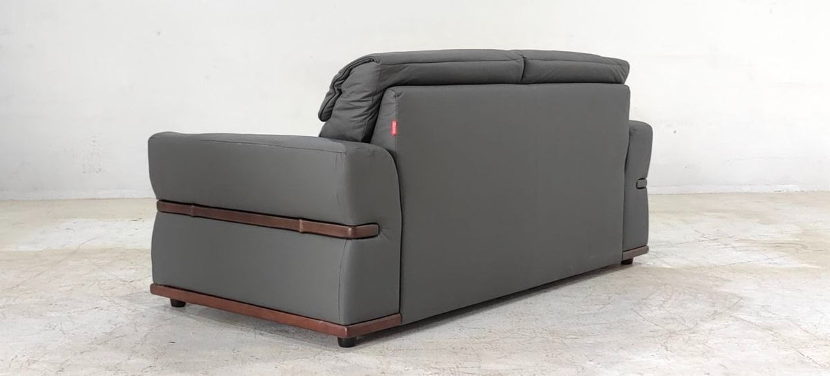 8207(2) - 2.5 SEATER - BLR WH