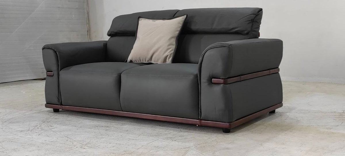 8207(2) - 2.5 SEATER - BLR WH