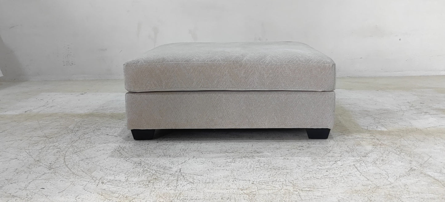 6150008 - OTTOMAN - BLR WH