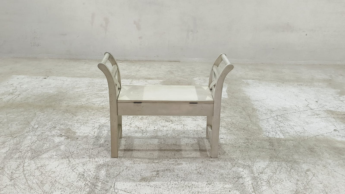 A4000036 - ACCENT CHAIR - BLR WH