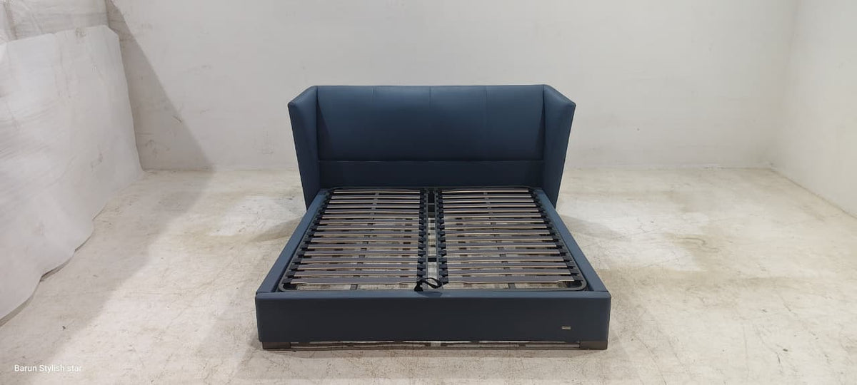 HC9039-18 - KING BED - BLR WH