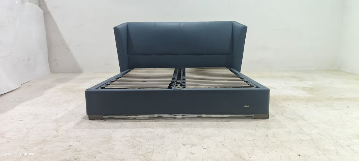 HC9039-18 - KING BED - BLR WH