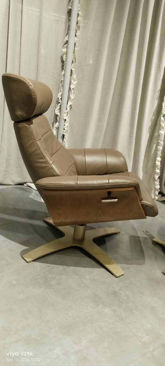 A928 - CHAIR+OTTOMAN - HYD DASH(BESPOKE)