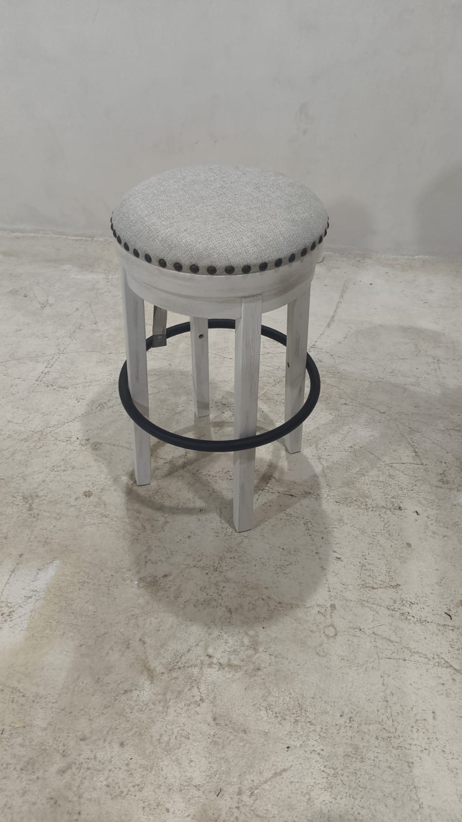 D546-330(9) - STOOL - BLR WH