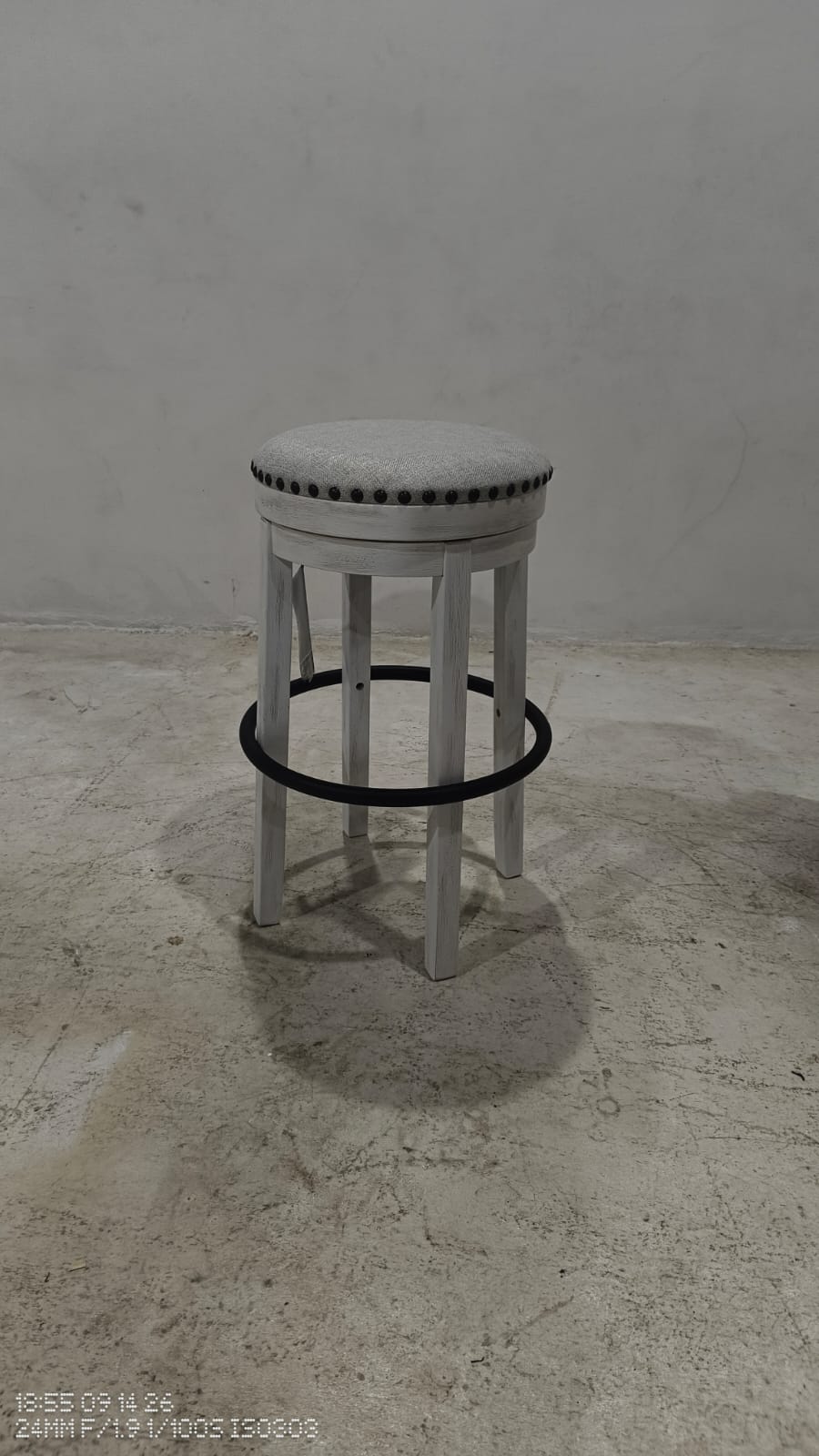 D546-330(9) - STOOL - BLR WH