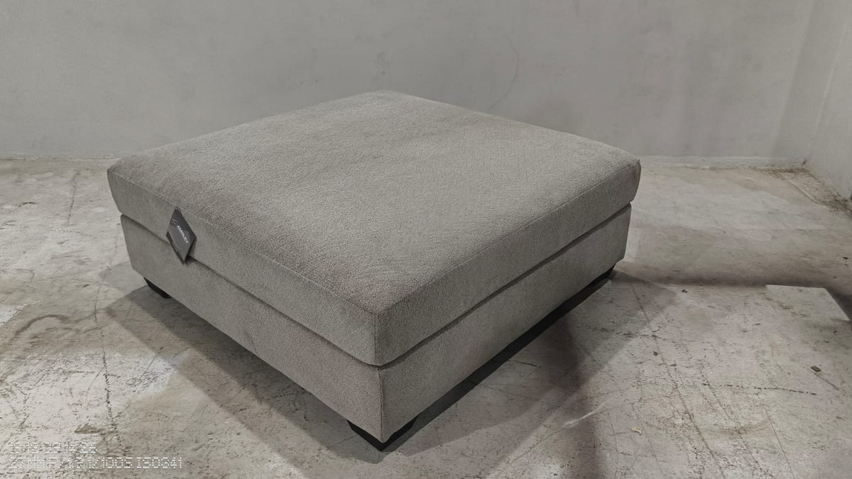 6152008 - OTTOMAN - BLR WH