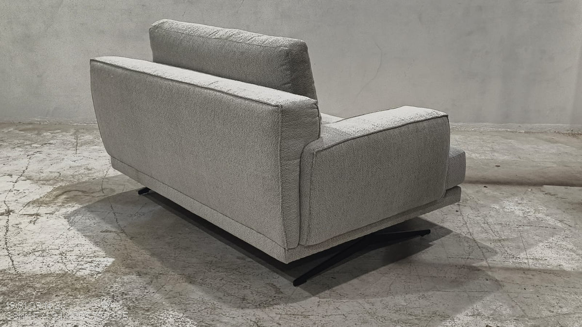 U6820335 - 2 SEATER - BLR WH