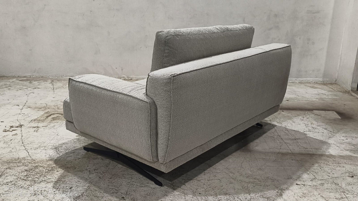U6820335 - 2 SEATER - BLR WH