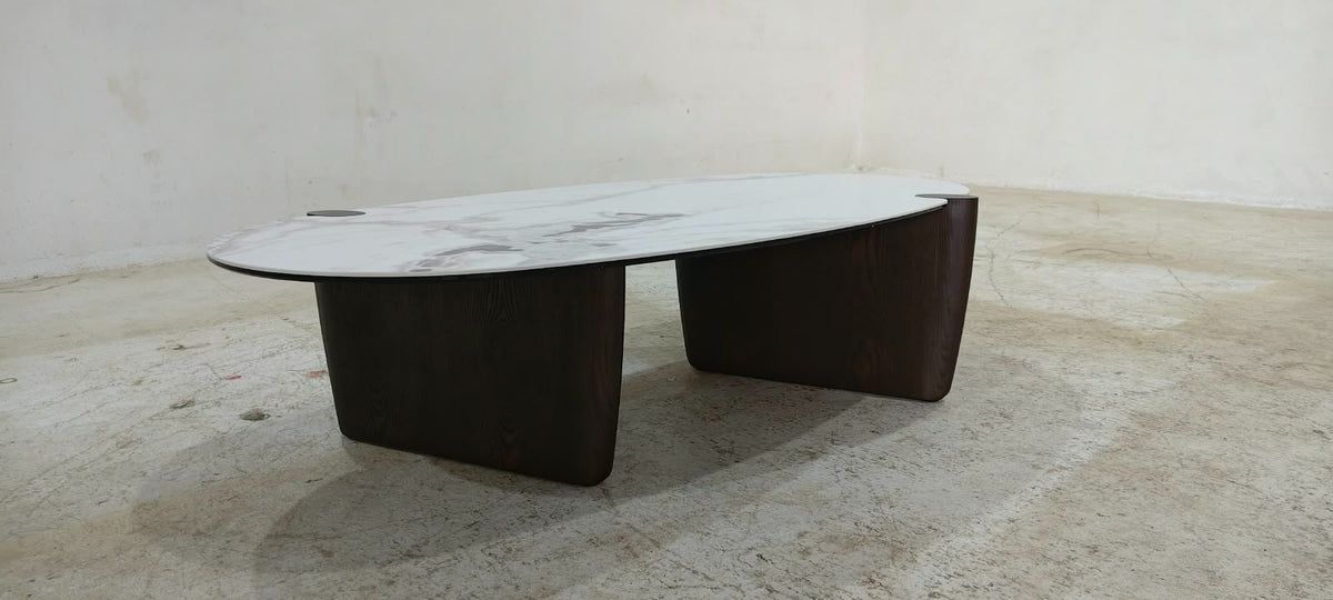 VC8811-C(1) - COFFEE TABLE - OUTLET
