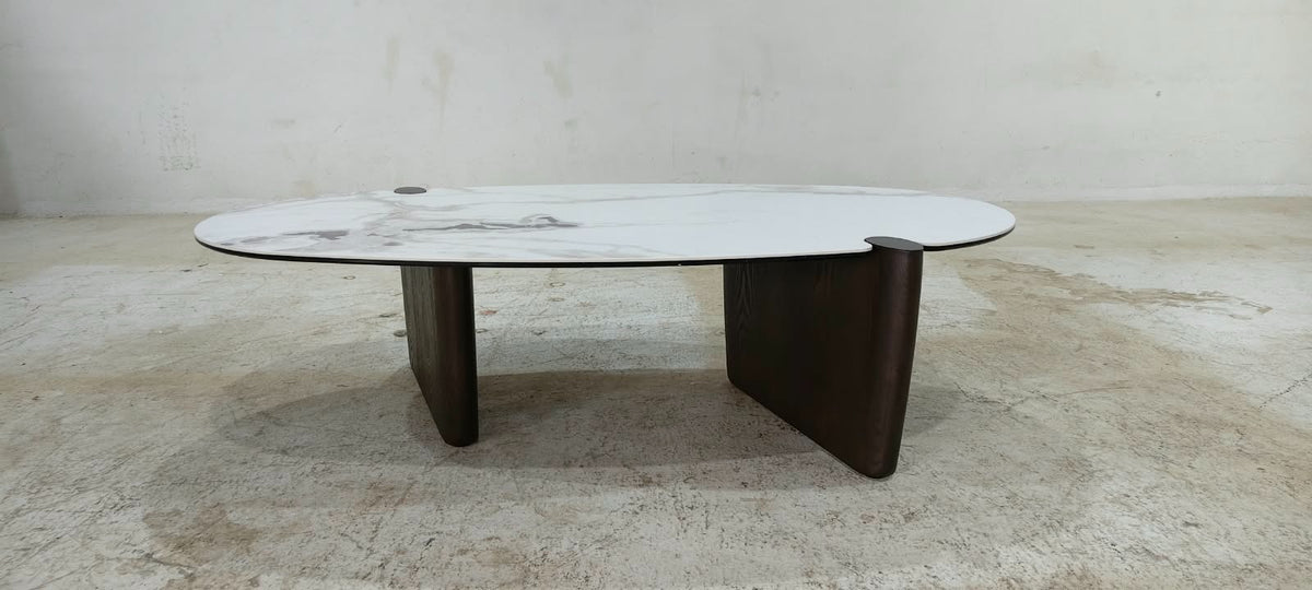 VC8811-C(1) - COFFEE TABLE - OUTLET