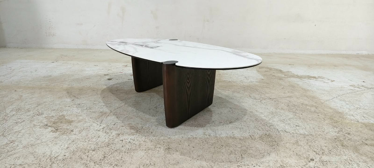 VC8811-C(1) - COFFEE TABLE - OUTLET