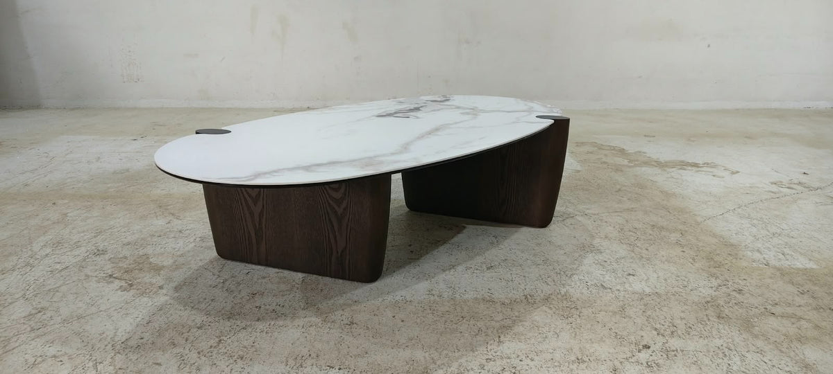 VC8811-C(1) - COFFEE TABLE - OUTLET