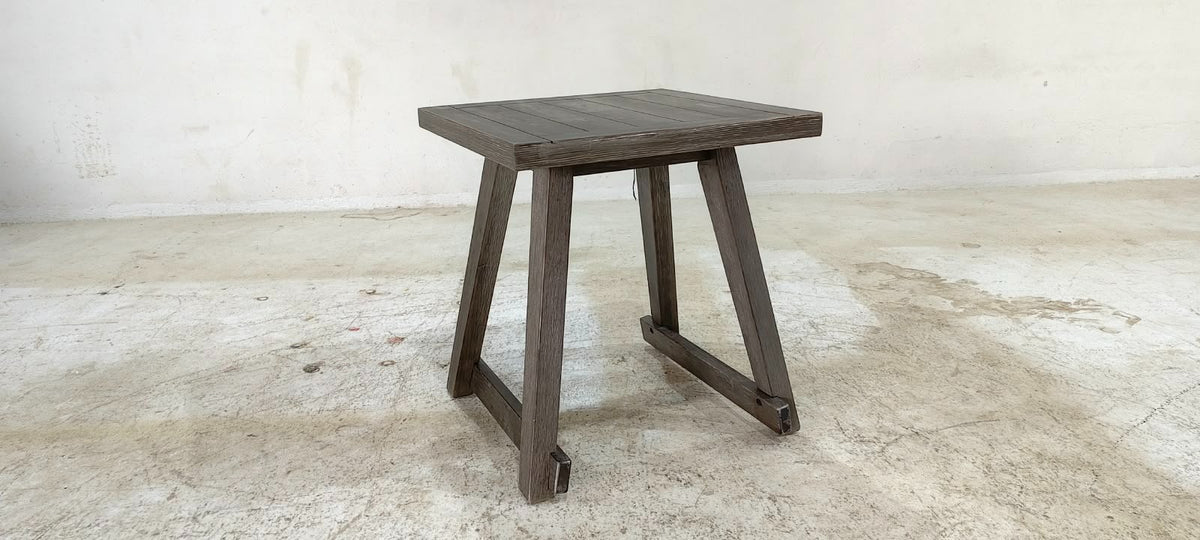 T351-13 - SIDE TABLE -  BLR WH