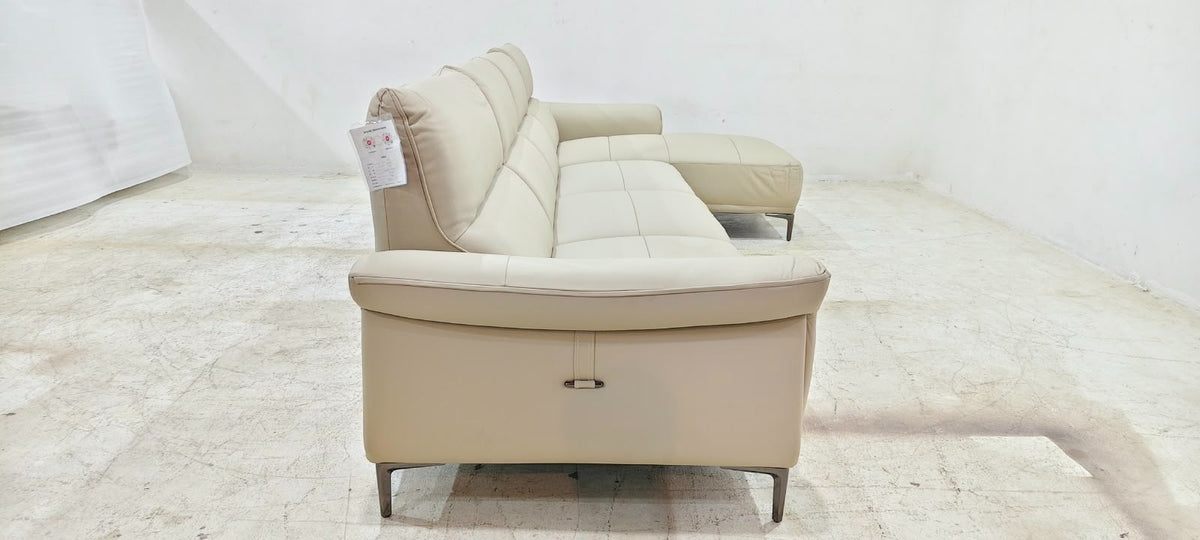 8202 - 3.5 SEATER+CHAISE - BLR WH