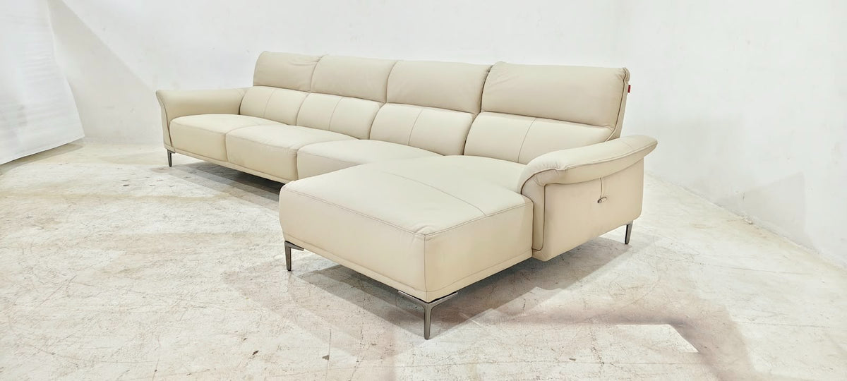 8202 - 3.5 SEATER+CHAISE - BLR WH