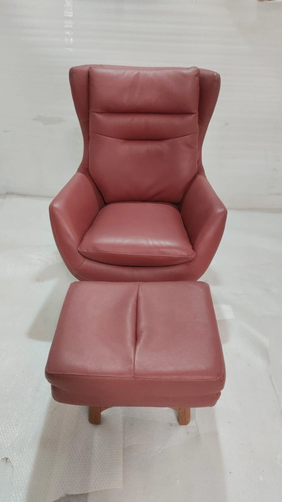 CH-6226(1) - CHAIR+OTTOMAN - HYD WH