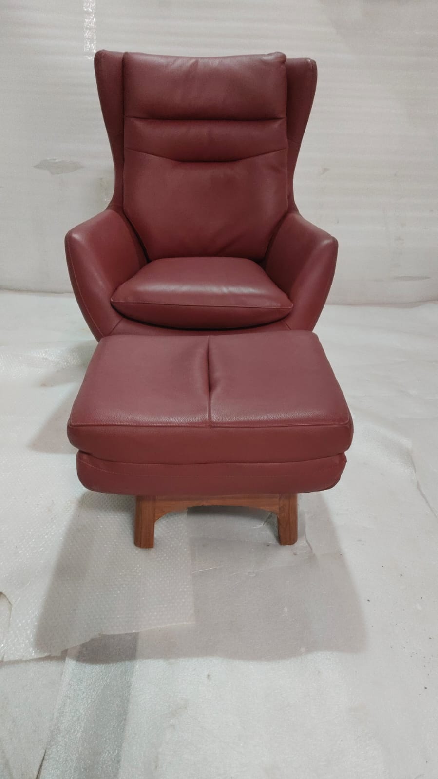 CH-6226(1) - CHAIR+OTTOMAN - HYD WH