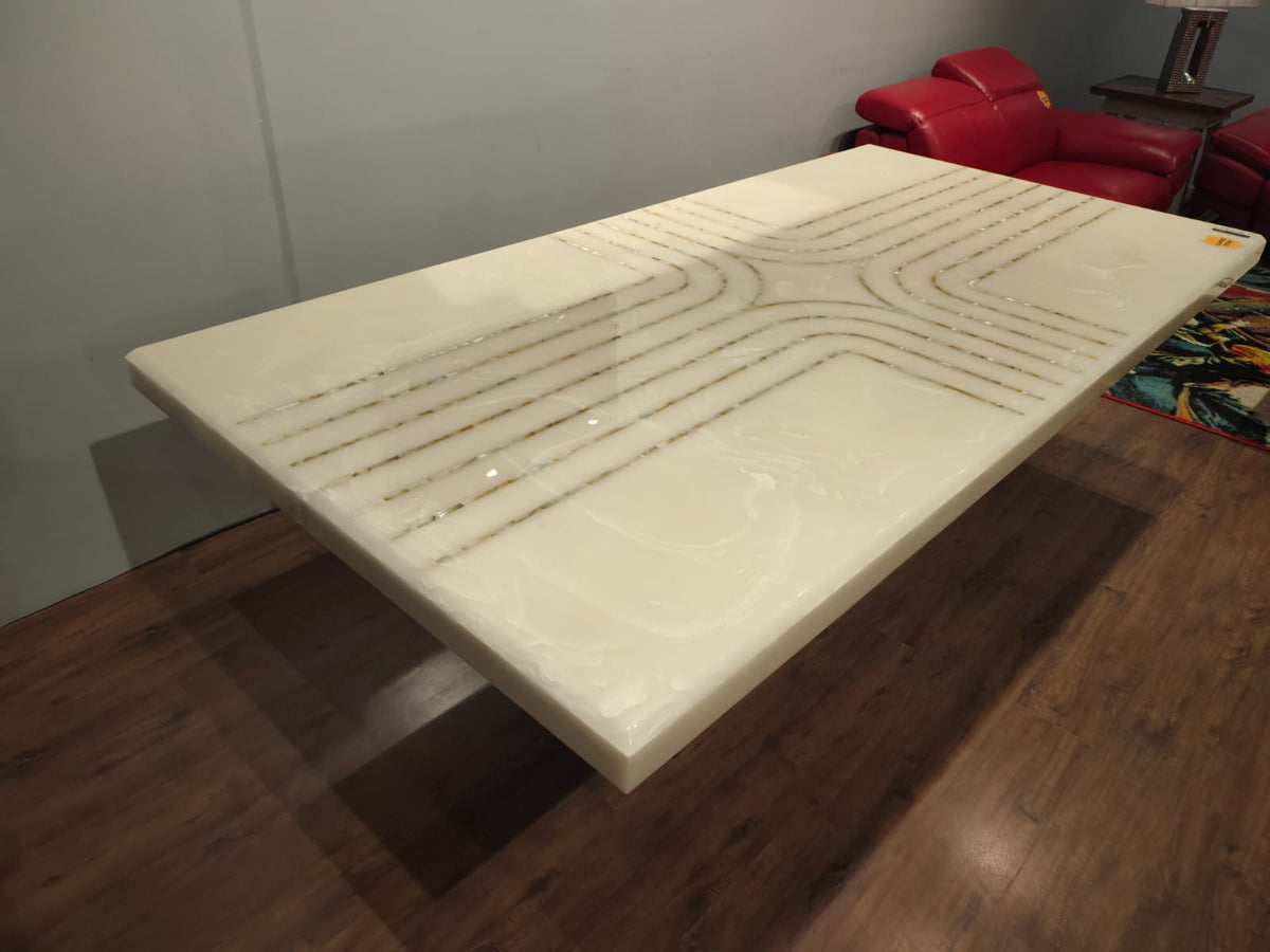 CRESCENT - DINING TABLE - BWDD