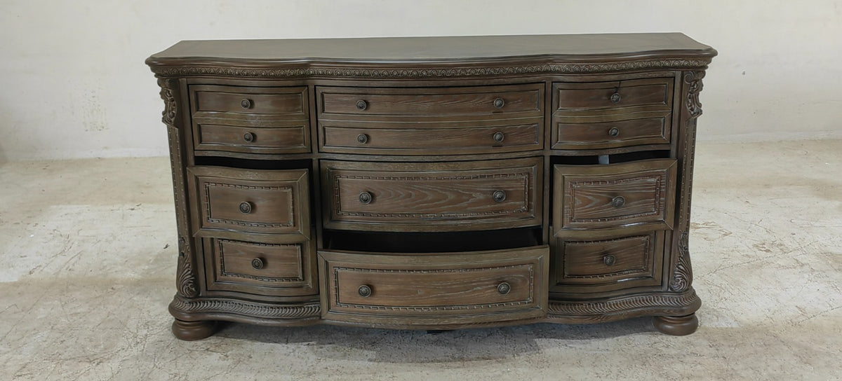 B803-31 - DRESSER - BLR WH