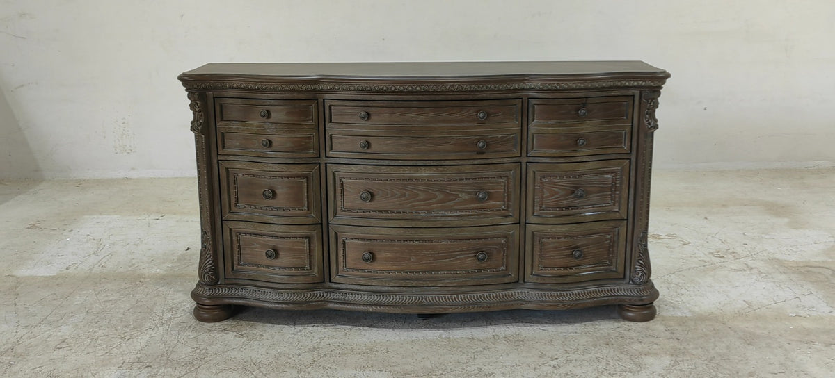 B803-31 - DRESSER - BLR WH