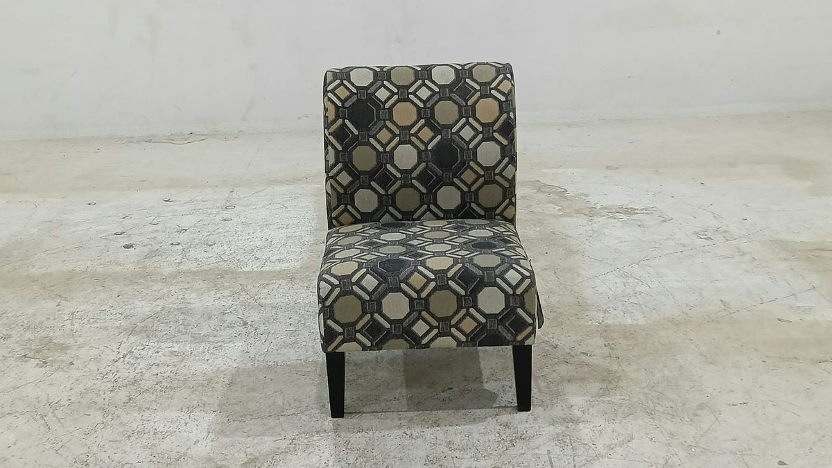 9910160(2) - ACCENT CHAIR - BLR WH
