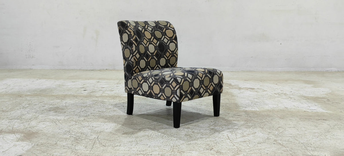 9910160(2) - ACCENT CHAIR - BLR WH