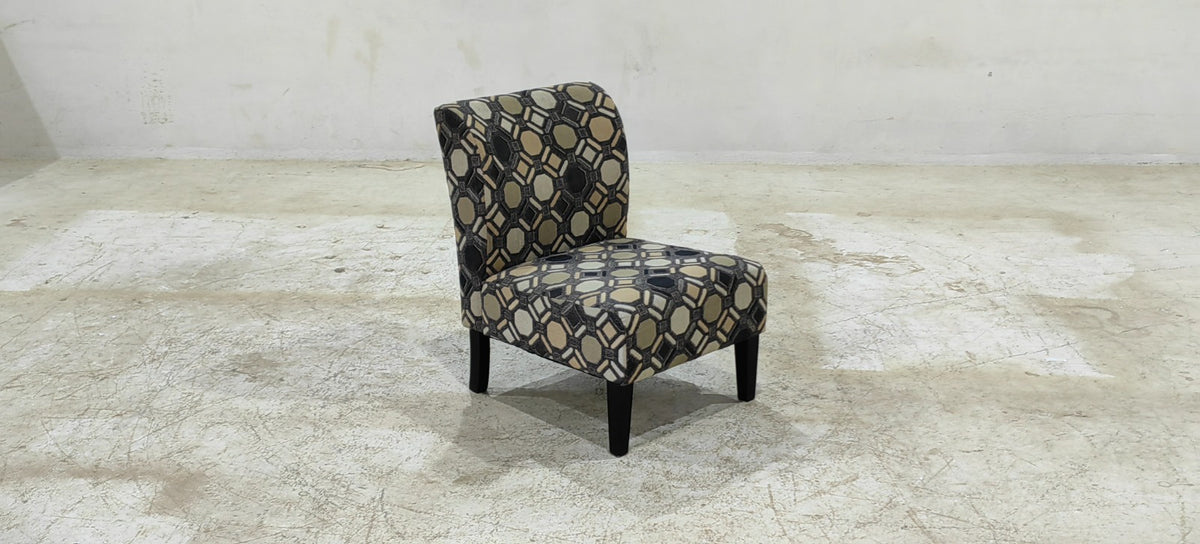 9910160(2) - ACCENT CHAIR - BLR WH