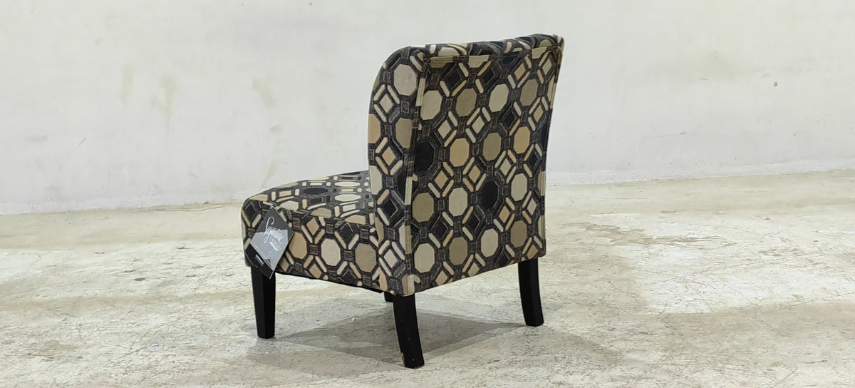 9910160(2) - ACCENT CHAIR - BLR WH