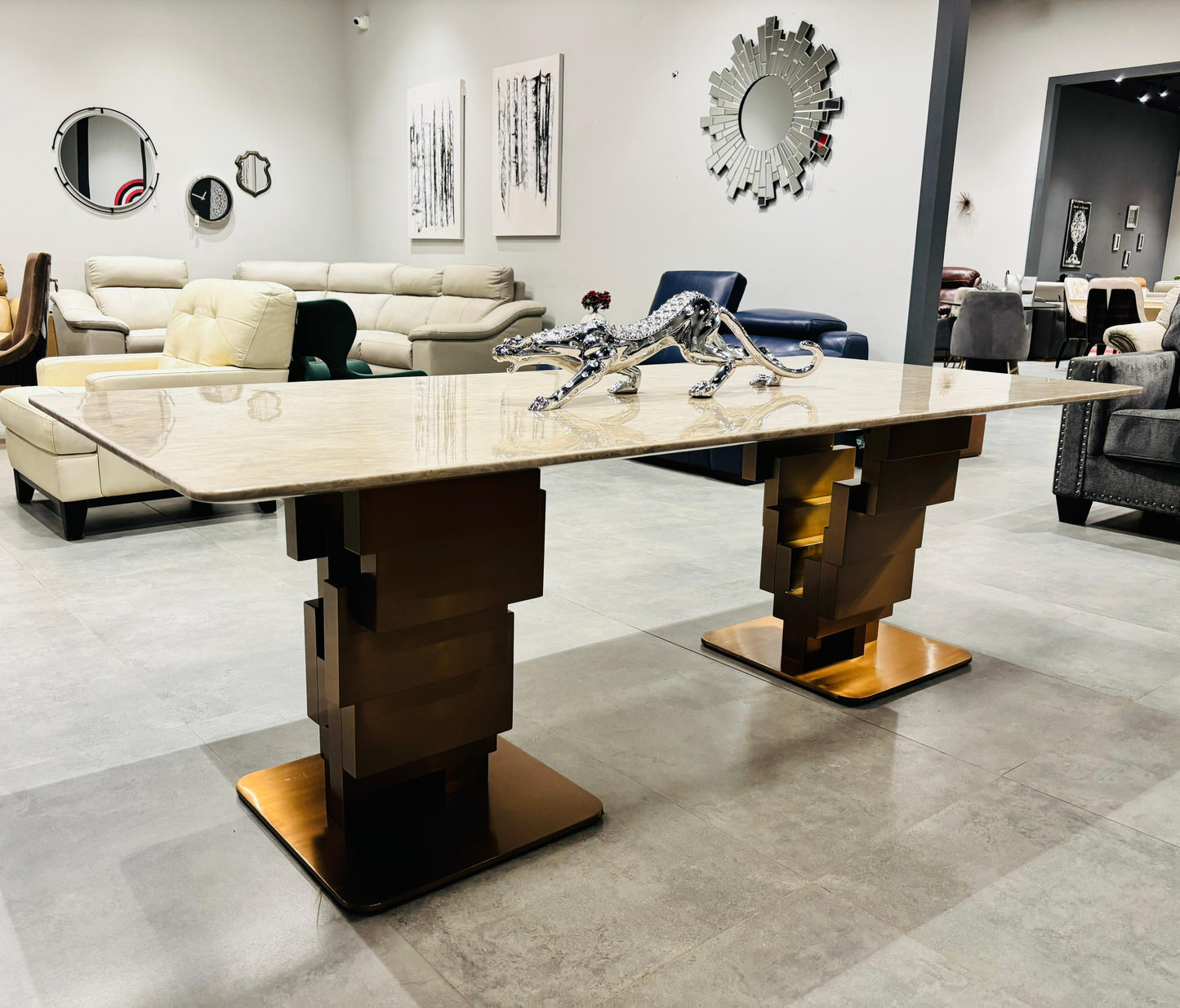 21052-D - DINING TABLE - OUTLET