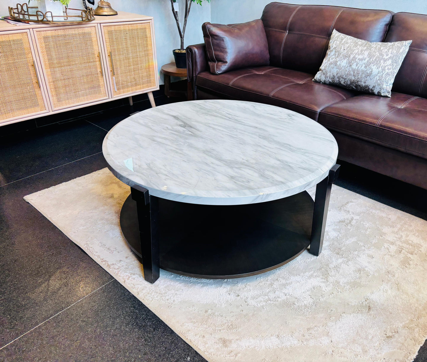 T254-8 - CENTRE TABLE - OUTLET
