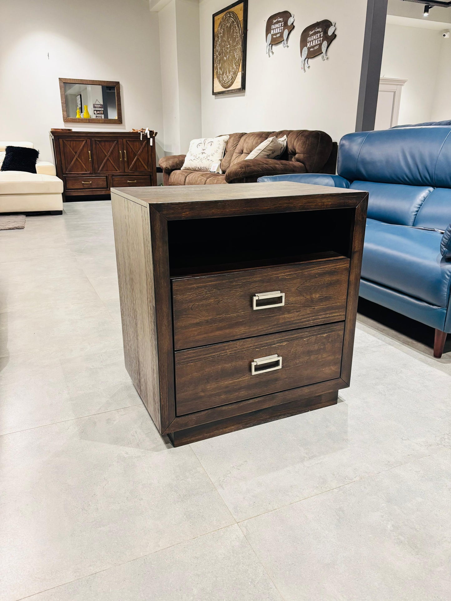 B731-92W9(1) - NIGHTSTAND - OUTLET (S58390 - 30-04-2026 - VISHNU VARDHAN - NAR)