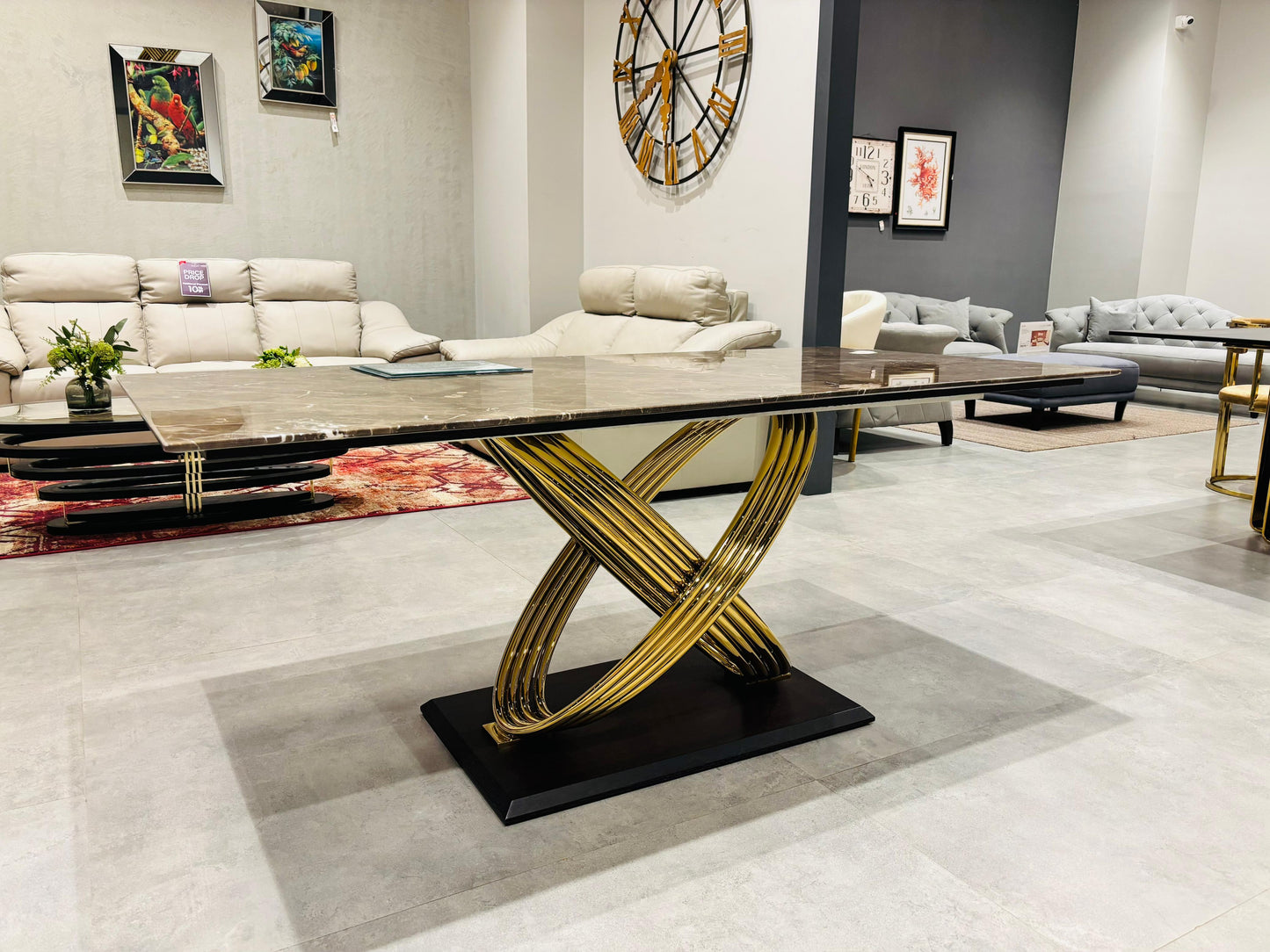 DT-931 - DINING TABLE - OUTLET