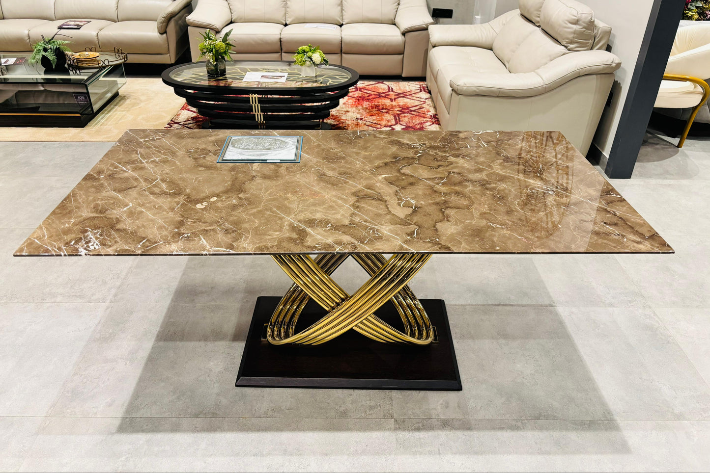 DT-931 - DINING TABLE - OUTLET