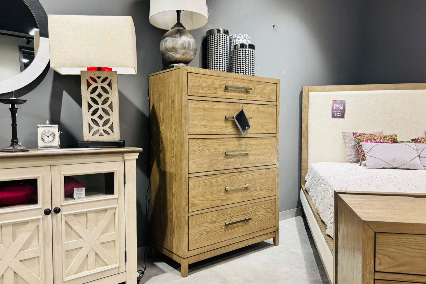 B983-46 - CHEST OF DRAWER - OUTLET