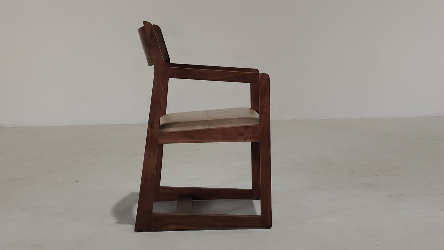 UKON(13) - DINING CHAIR - BLR WH
